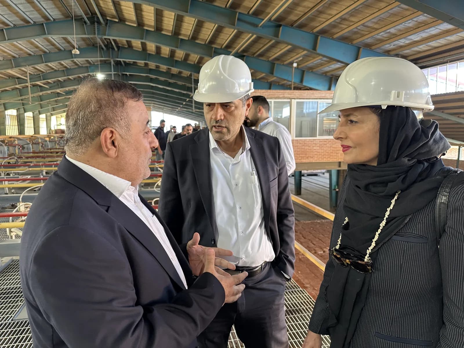 Mazandaran eyaleti inşaat mühendisliği sistem organizasyonu başkan ve üyelerinin Fadak Golugah firmasına ziyareti